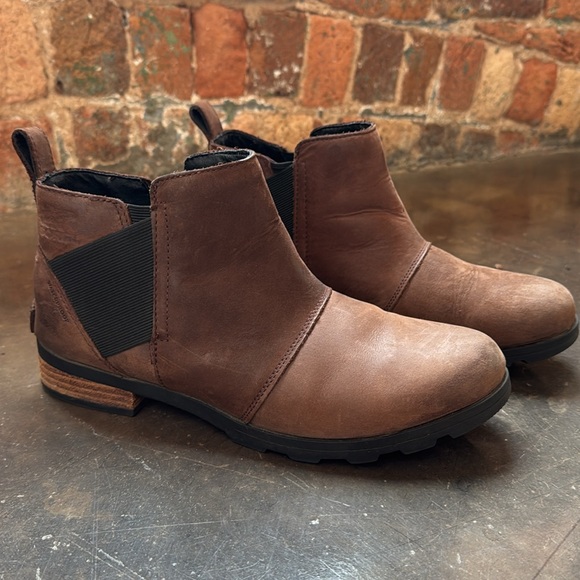 Sorel Womens Emelie Chelsea Boot - Picture 3 of 10
